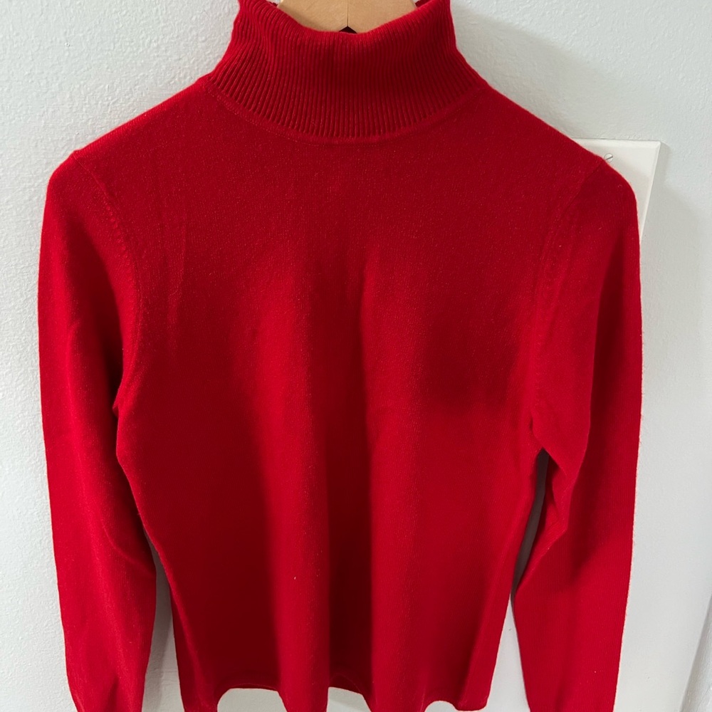 100% Cashmere sweater